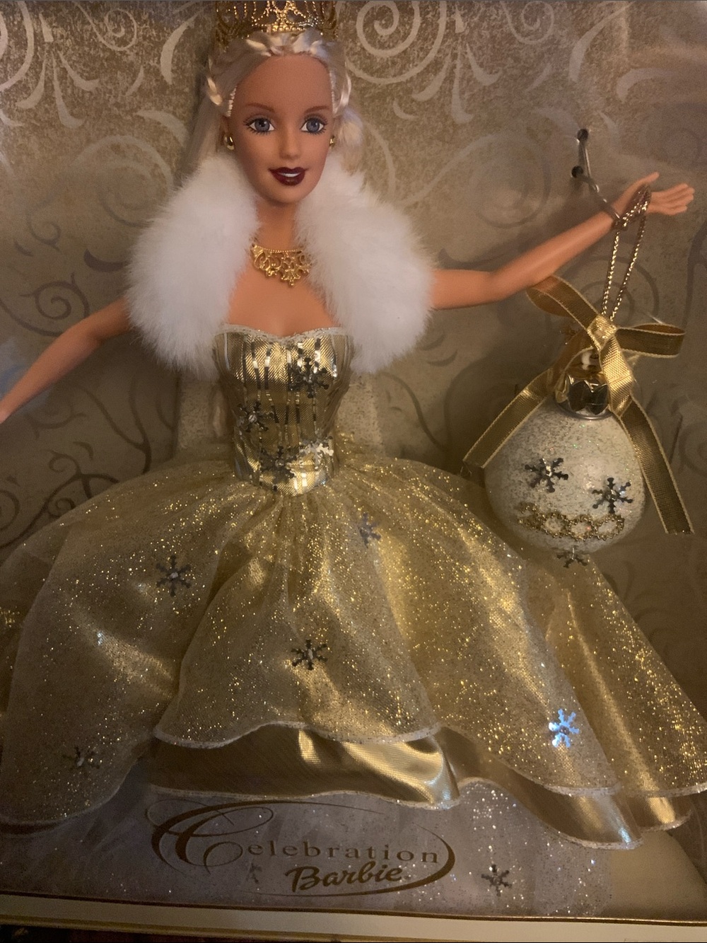 Barbie Gold Glitter Ball Gown with White Fur Collar - Picture 5 of 6